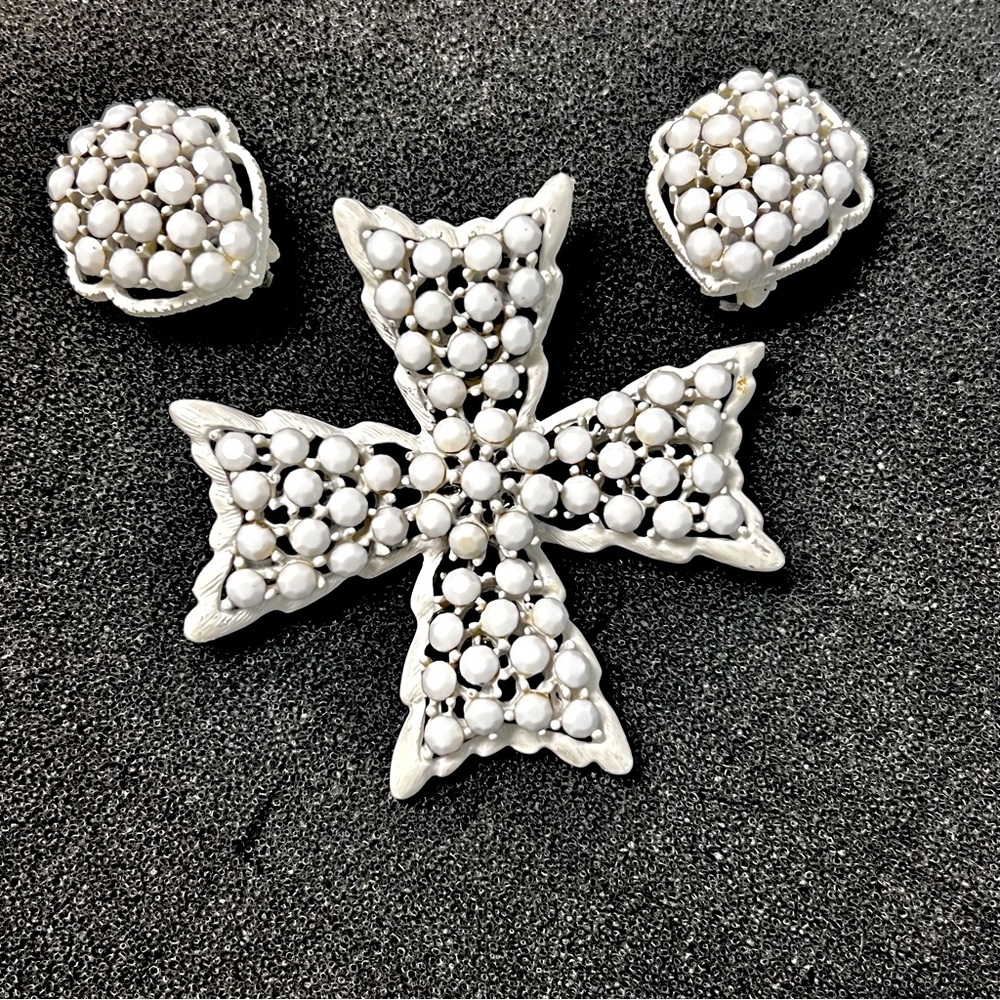 Rare 1960s Weiss Milk Glass Maltese Cross White Enamel Brooch & Clip On Earring